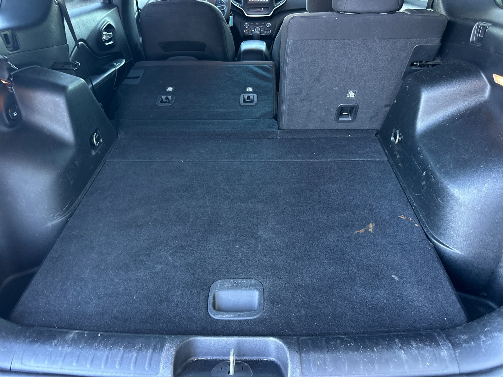Used 2021 Billet Silver Metallic Clearcoat Jeep Latitude image 15