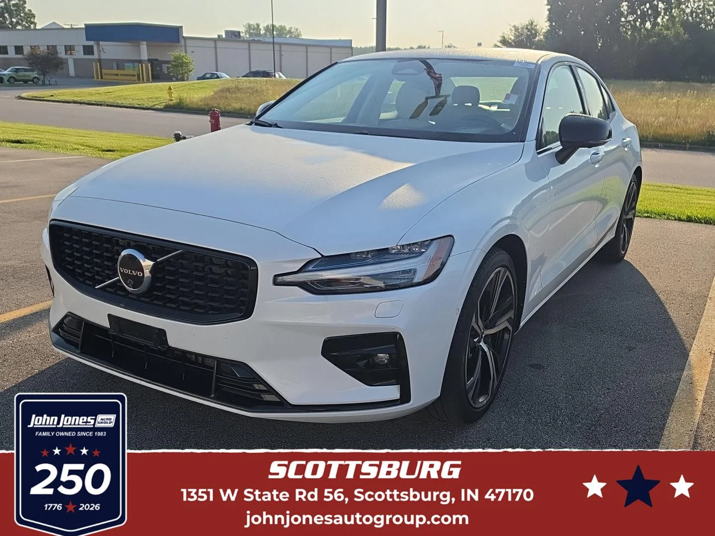 2024 Volvo S60 B5 Plus Dark Theme AWD's photo