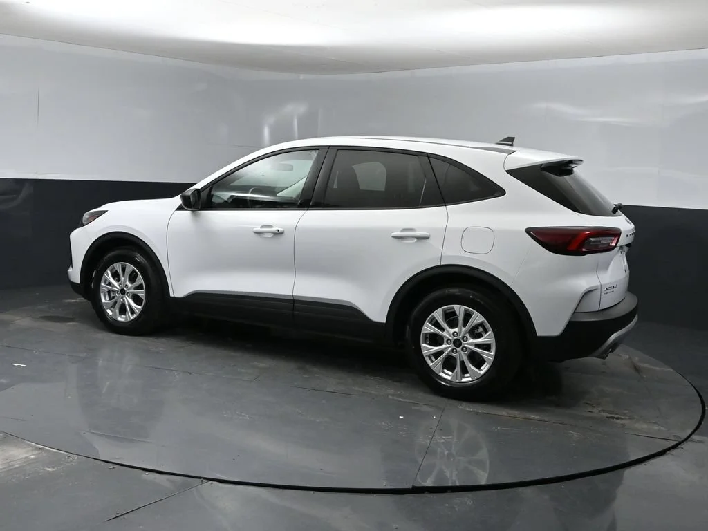Certified Used 2025 Oxford White Ford Active image 4