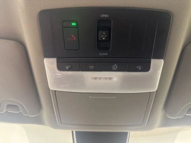 Used 2024 Red Nissan 2.5 SL image 14