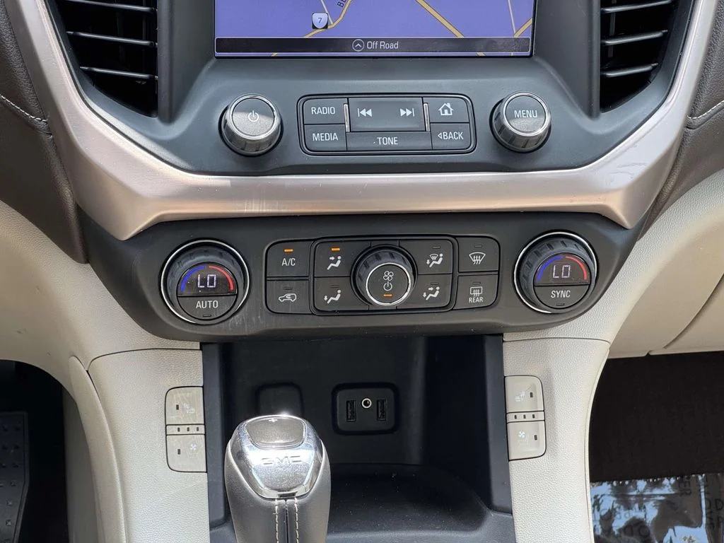 Used 2017 White GMC Denali image 21