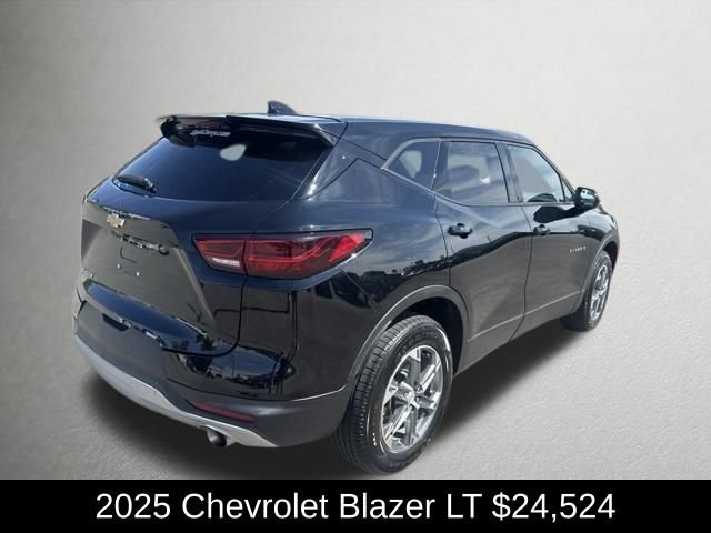 Used 2025 Black Chevrolet LT image 5