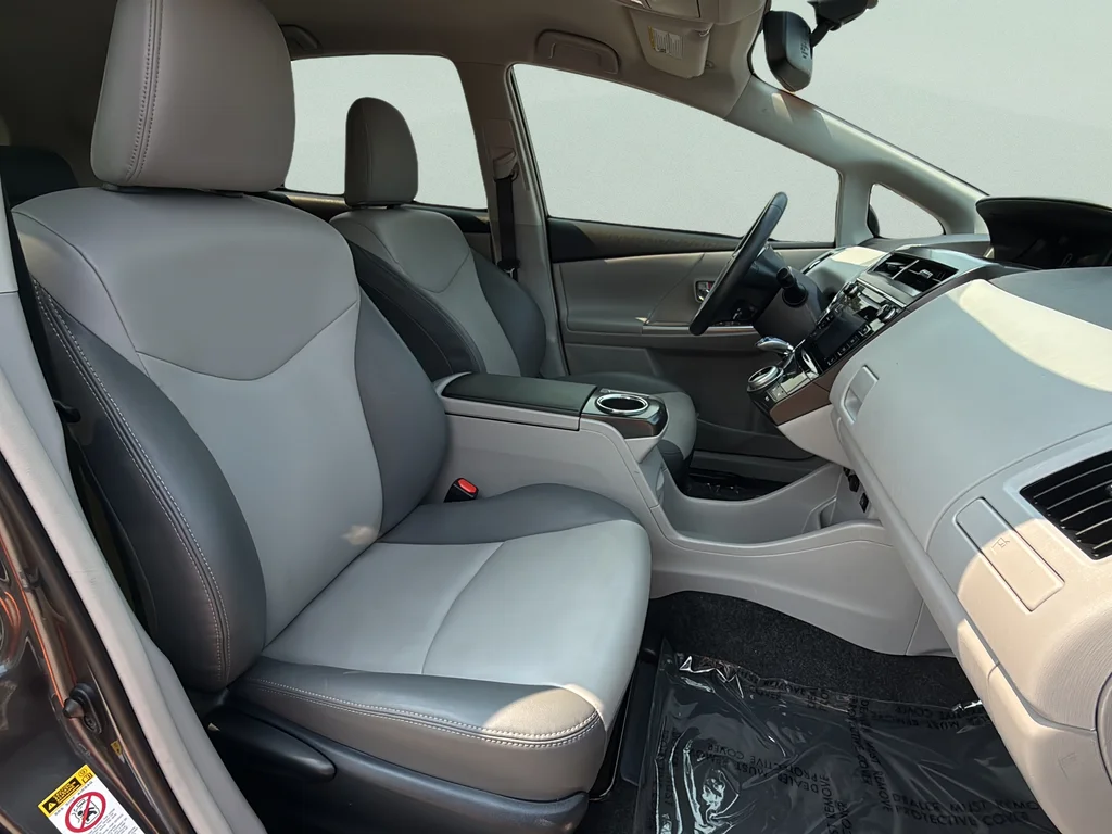 Used 2015 Magnetic Gray Metallic Toyota Four image 22