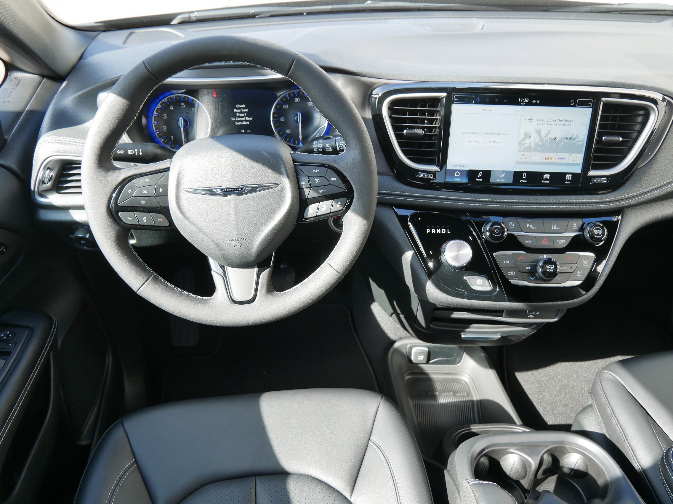 New 2026 Diamond Black Crystal Pearl-Coat Exterior Paint Chrysler Select image 11
