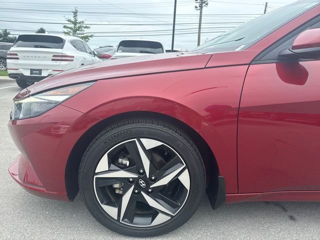 Used 2023 Red Hyundai SEL image 10
