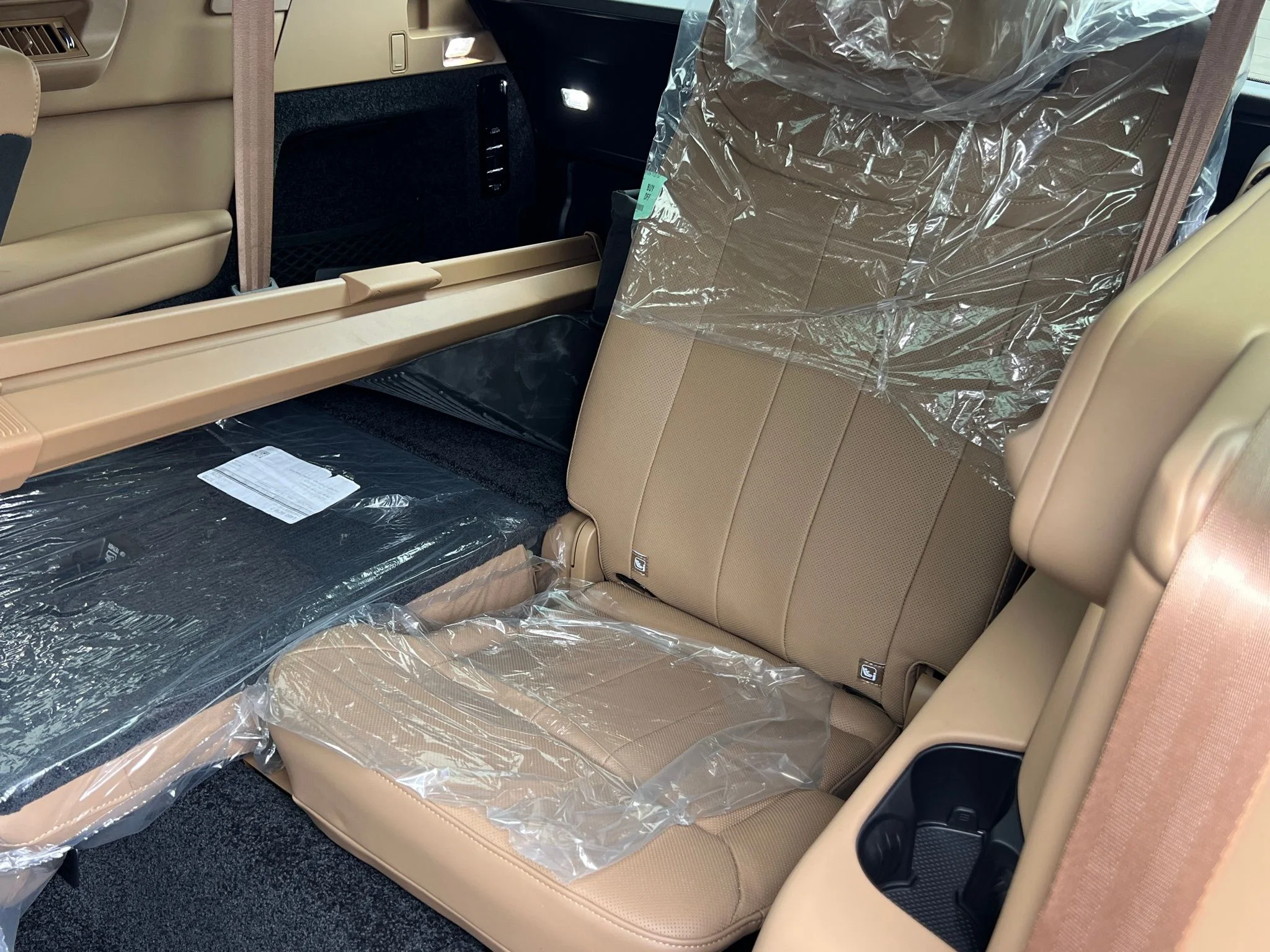 Used 2025 Gray Land Rover SE LWB image 20