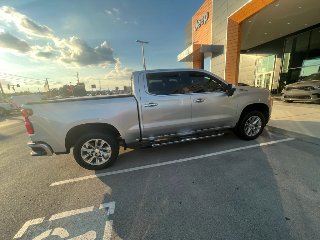 Used 2019 Silver Ice Metallic Chevrolet LTZ image 3