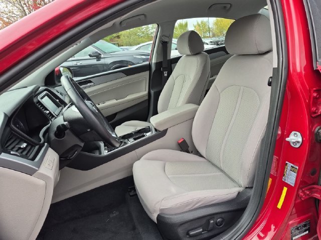 Used 2019 Red Hyundai SEL image 11