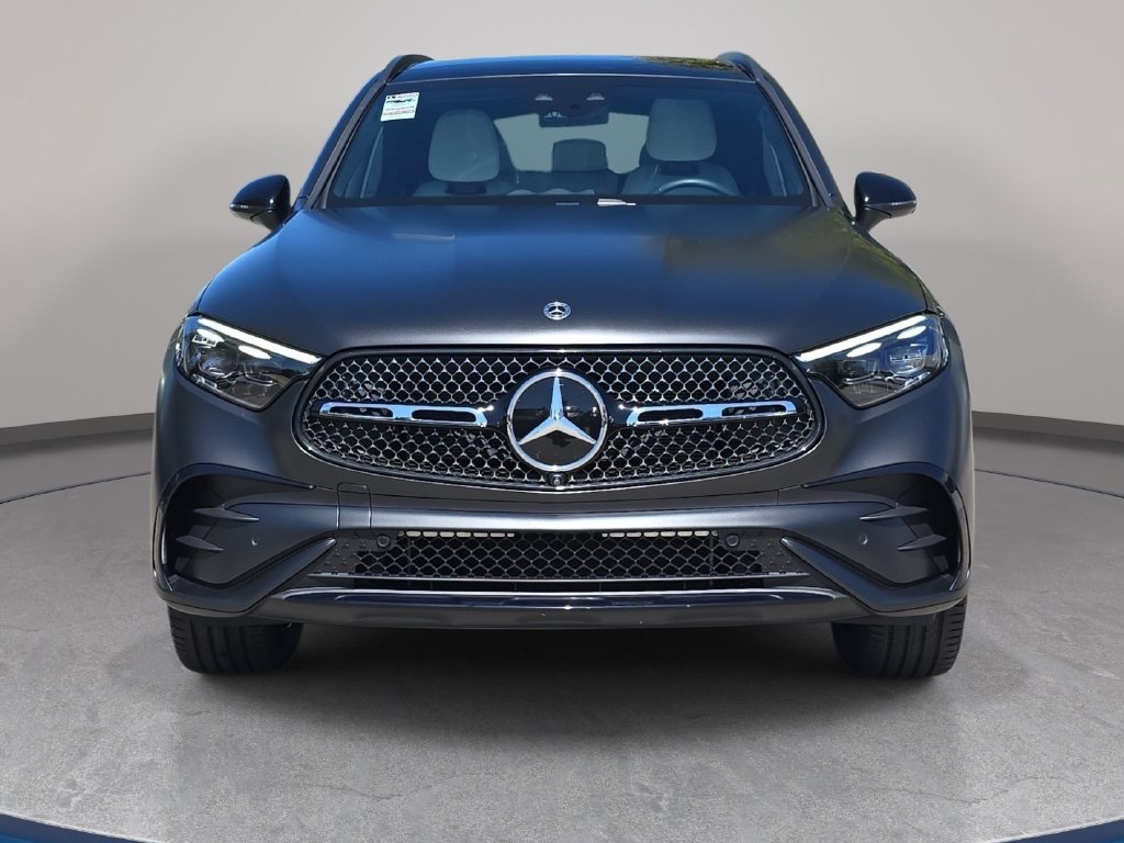 Used 2025  Mercedes-Benz GLC 300 image 3