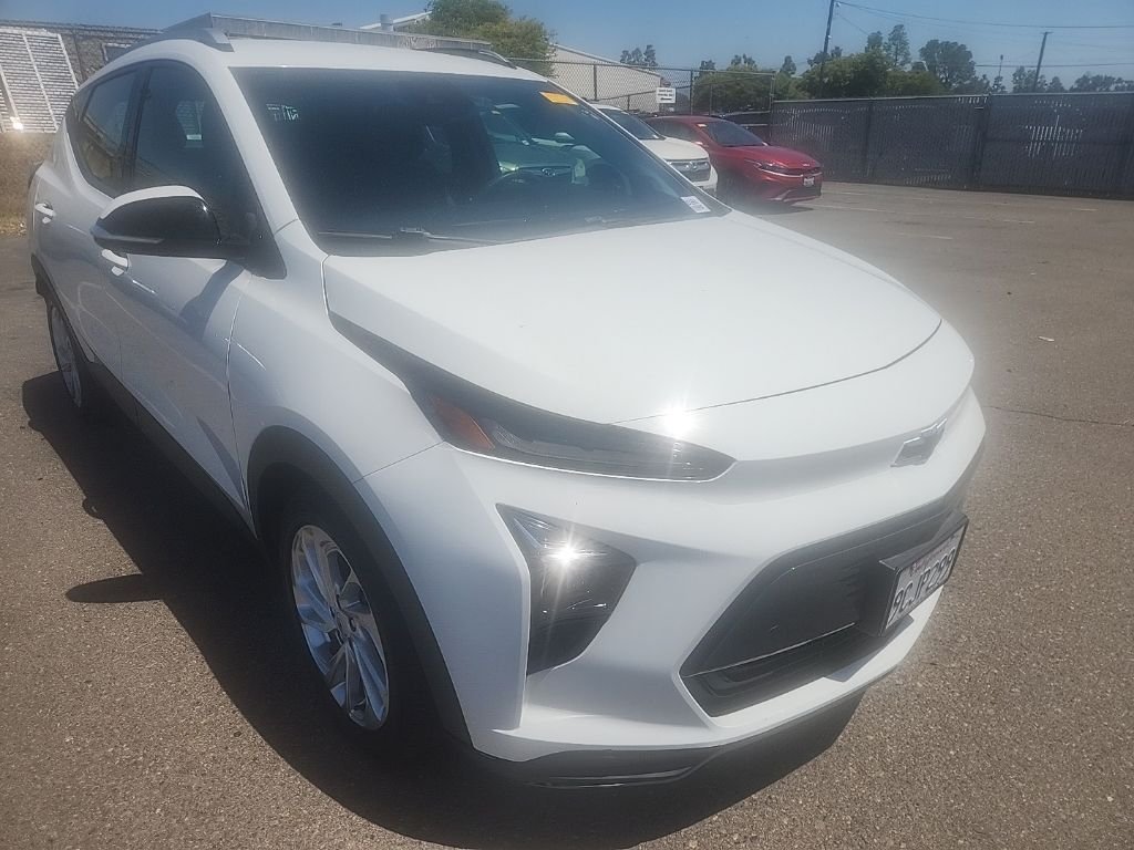 2022 Chevrolet Bolt EUV LT's photo