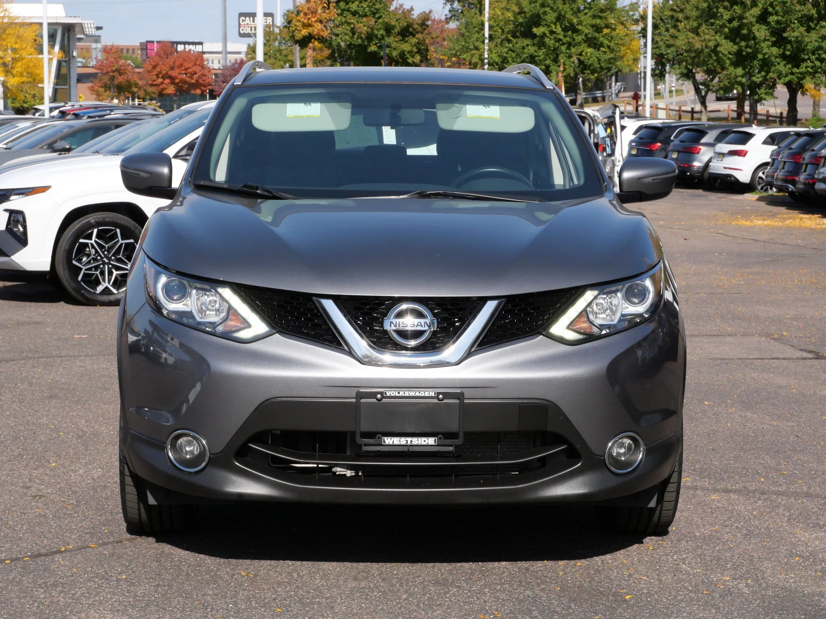 Used 2017 Nissan Rogue Sport SV with VIN JN1BJ1CR4HW133121 for sale in St. Louis Park, MN