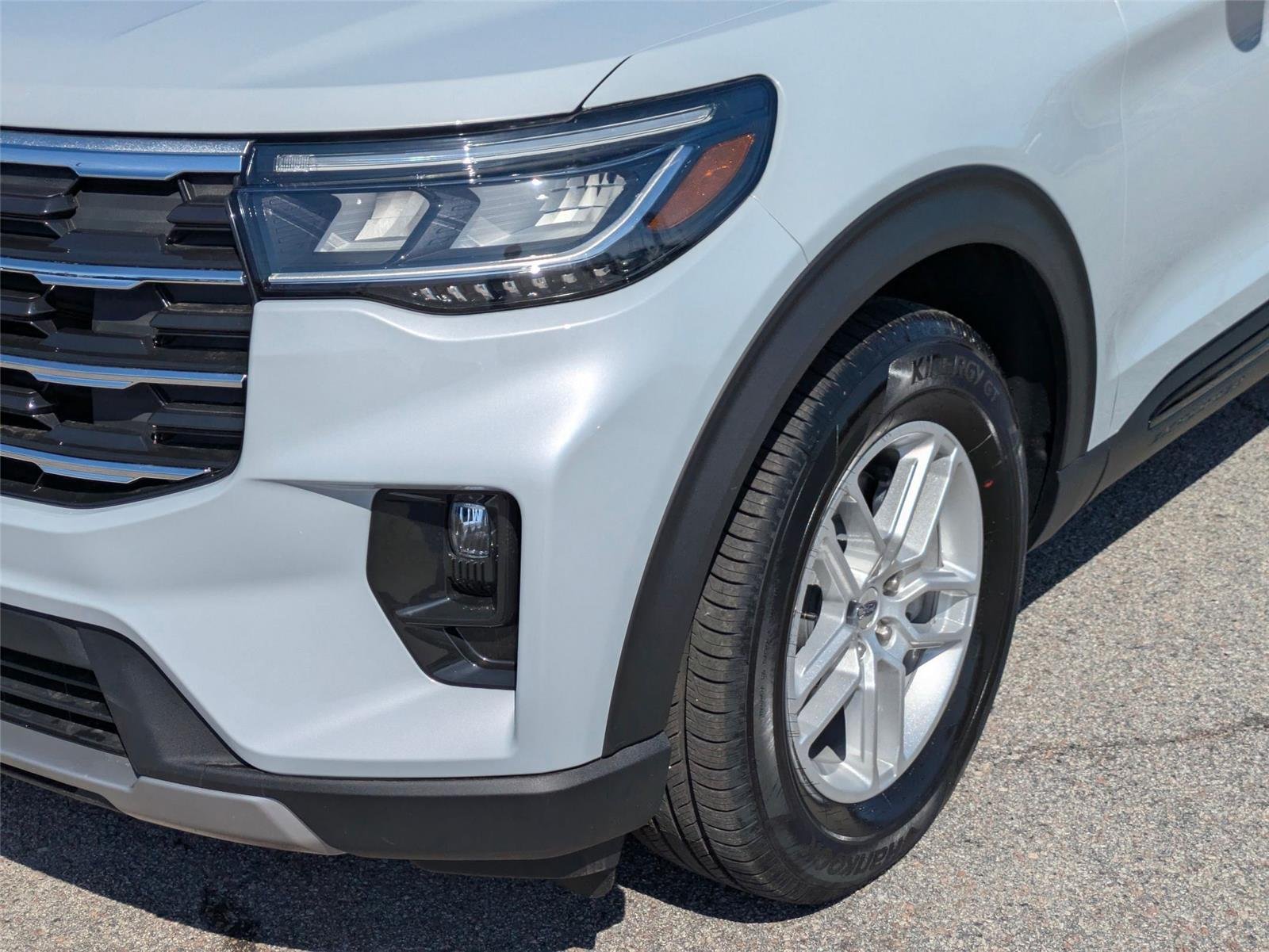 New 2026 Space White Metallic Ford Active image 9