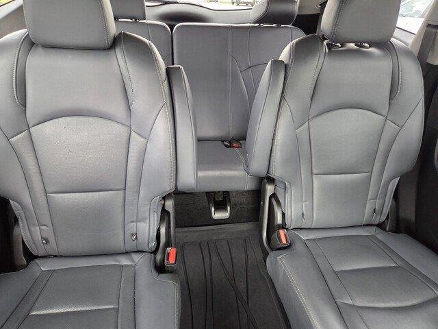 Used 2020 Summit White Buick Essence image 31