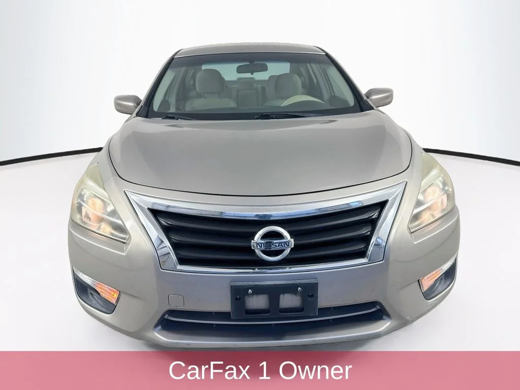 Used 2013 Beige Nissan 2.5 SV image 2