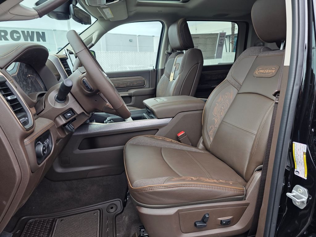 New 2026 Diamond Black Crystal Pearl-Coat Exterior Paint RAM Limited image 16
