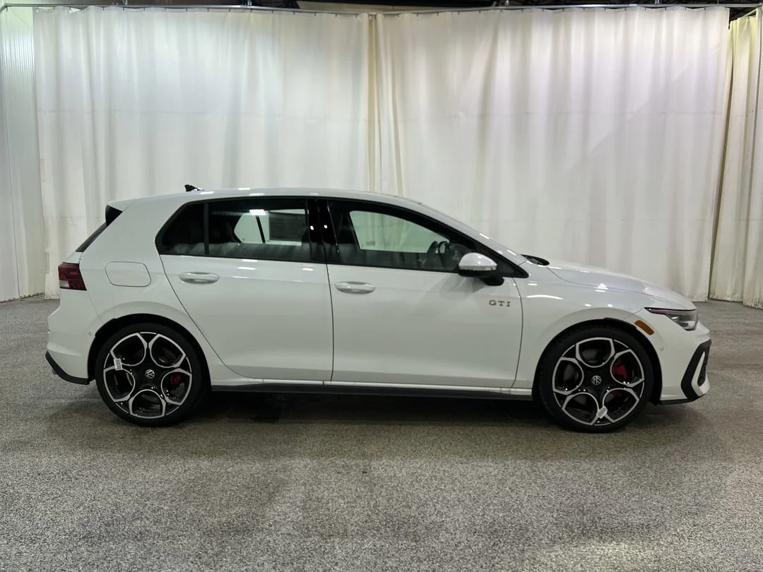 New 2026 Opal White Pearl Volkswagen Autobahn image 5