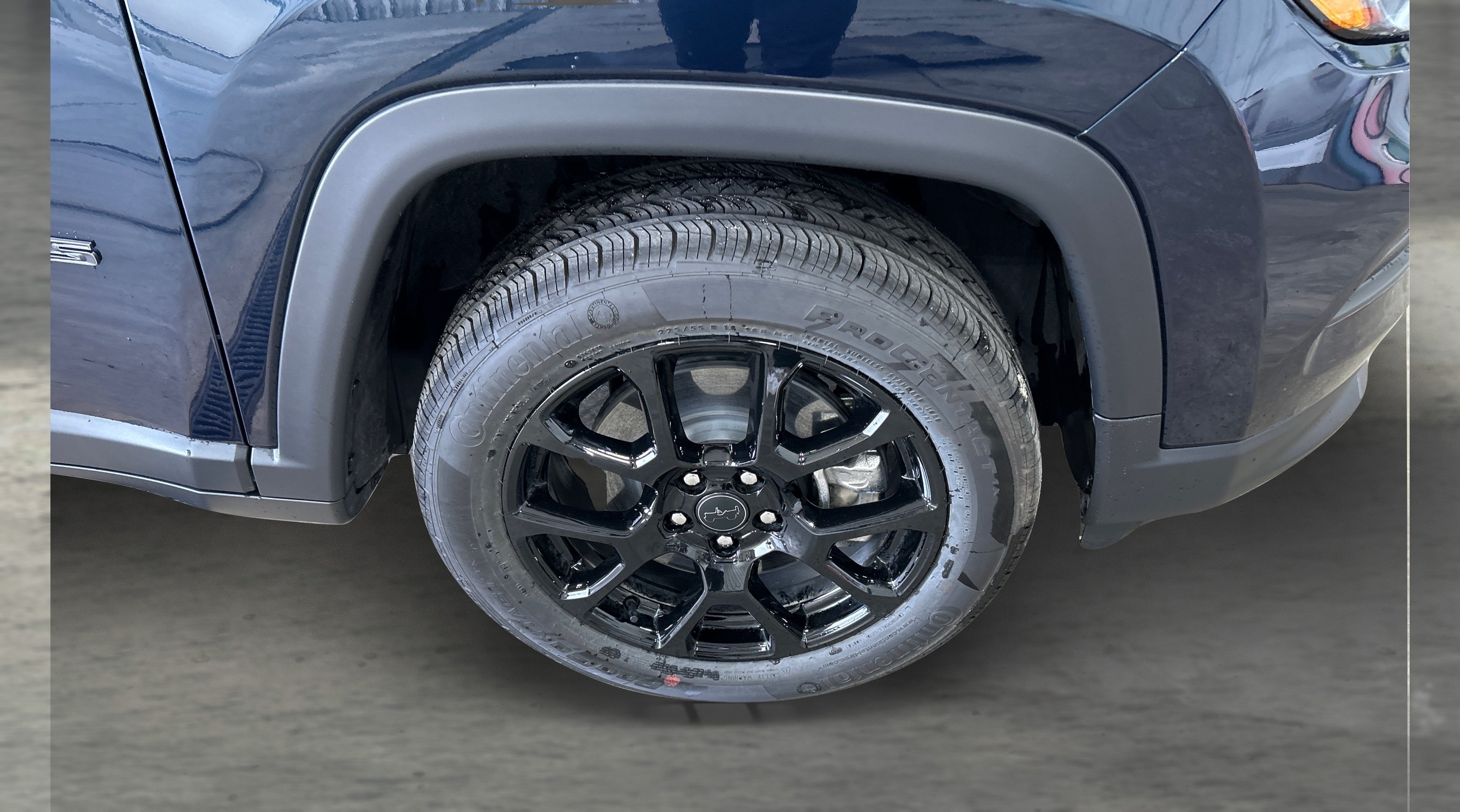 New 2026 Fathom Blue Pearl-Coat Exterior Paint Jeep Latitude image 22