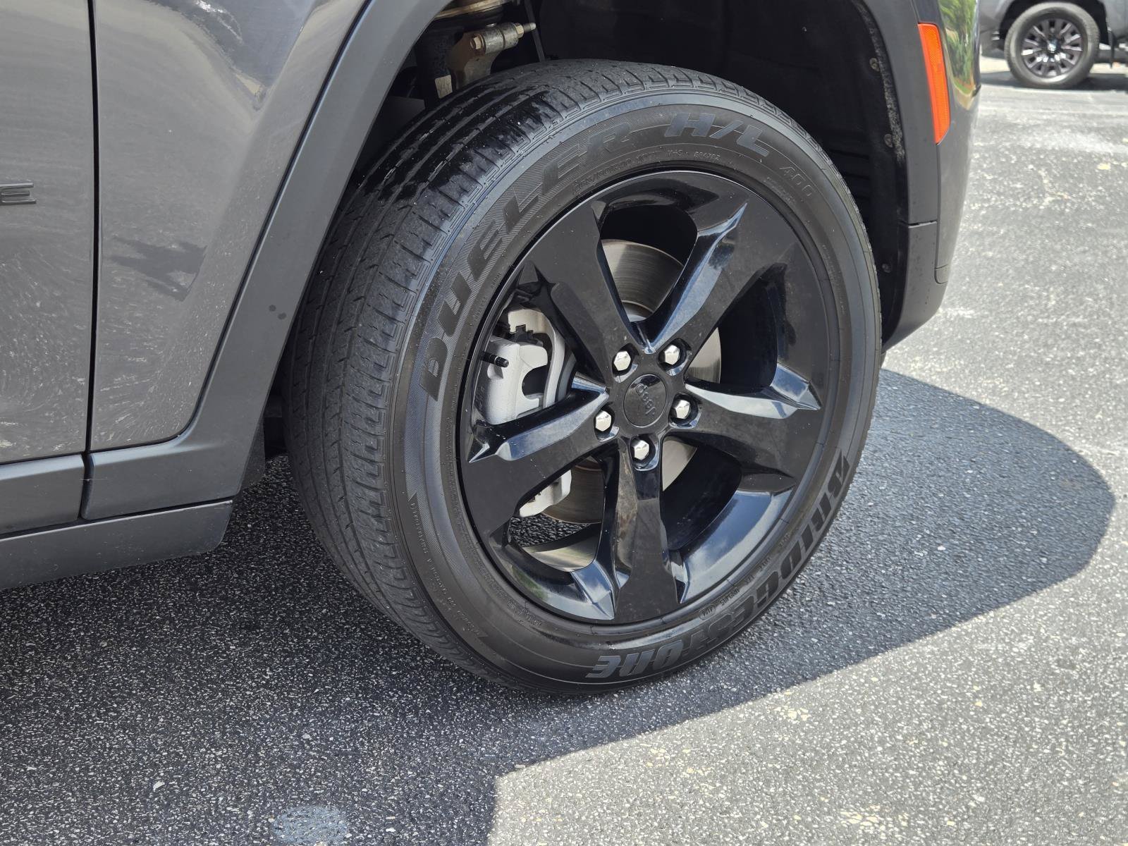 Used 2025 Gray Jeep Laredo image 11