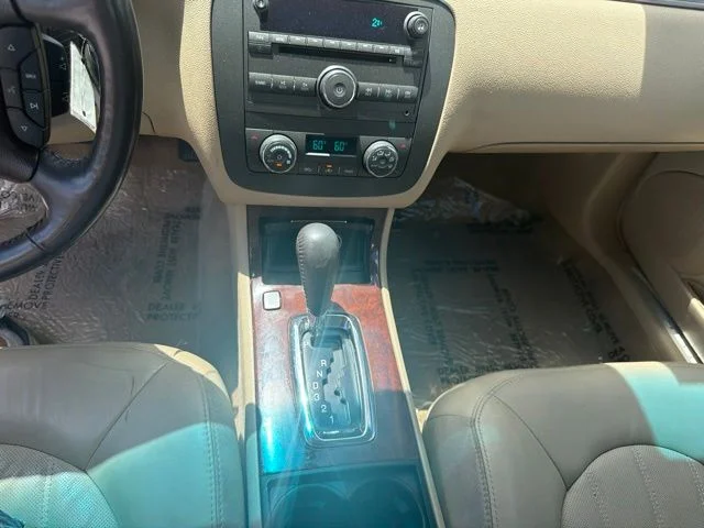 Used 2008 Gold Buick CXL image 11