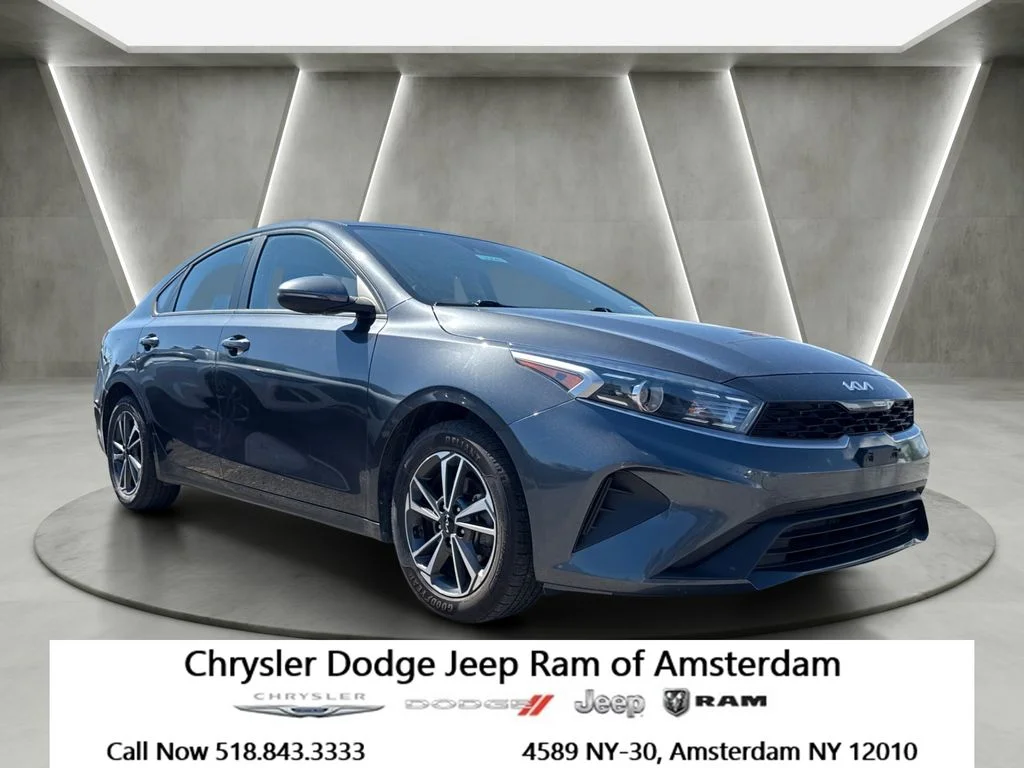 2023 Kia Forte LXS AT's photo