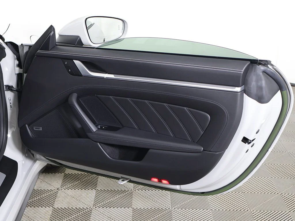Used 2023 Chalk Porsche Turbo image 28