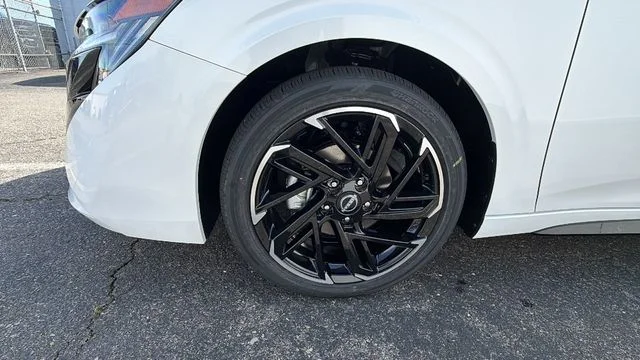 2026 Nissan Sentra SR - Photo 10