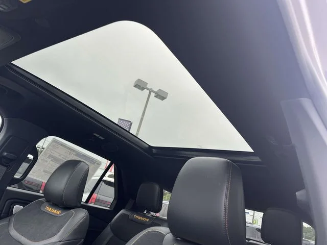 New 2026 White Ford Tremor image 26