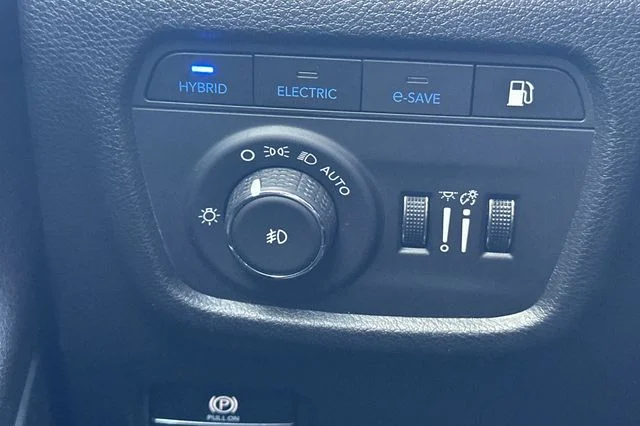 Used 2024 White Jeep 4xe image 33