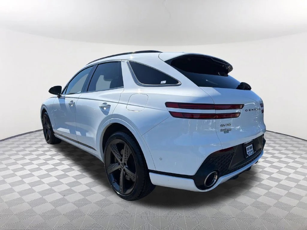 Used 2025 White Genesis 3.5T Sport image 7