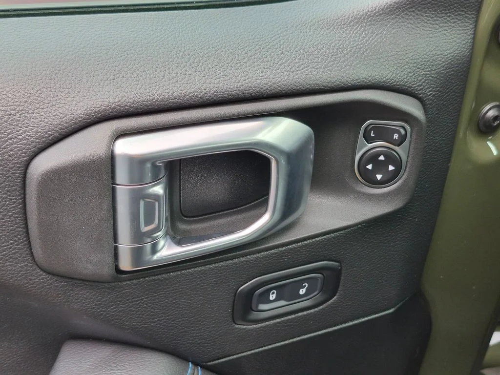 Used 2023 Green Jeep Rubicon 4xe image 9