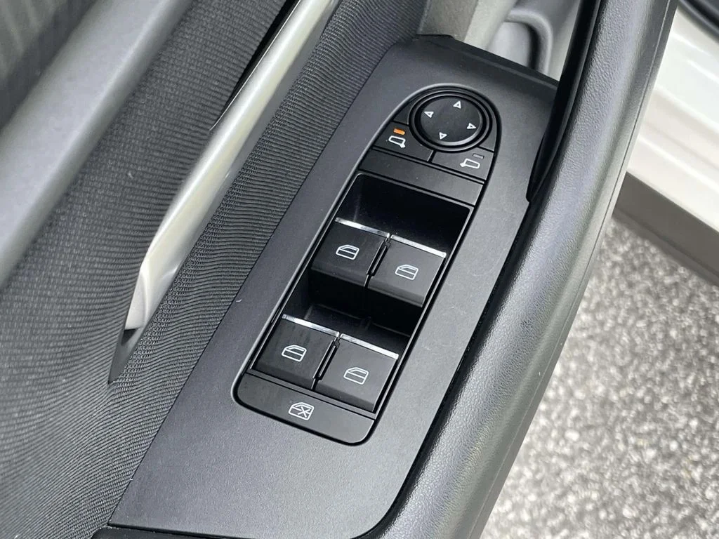 Used 2025 Rhodium White Premium Mazda Select Package image 6