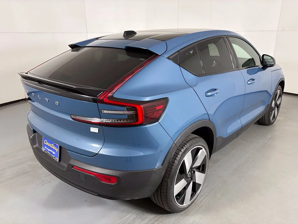 Used 2023 Blue Volvo Ultimate image 8
