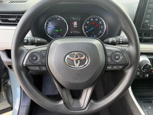Used 2021  Toyota XLE image 13