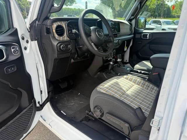 New 2026 Bright White Clear-Coat Exterior Paint Jeep 85th Anniversary Edition image 13