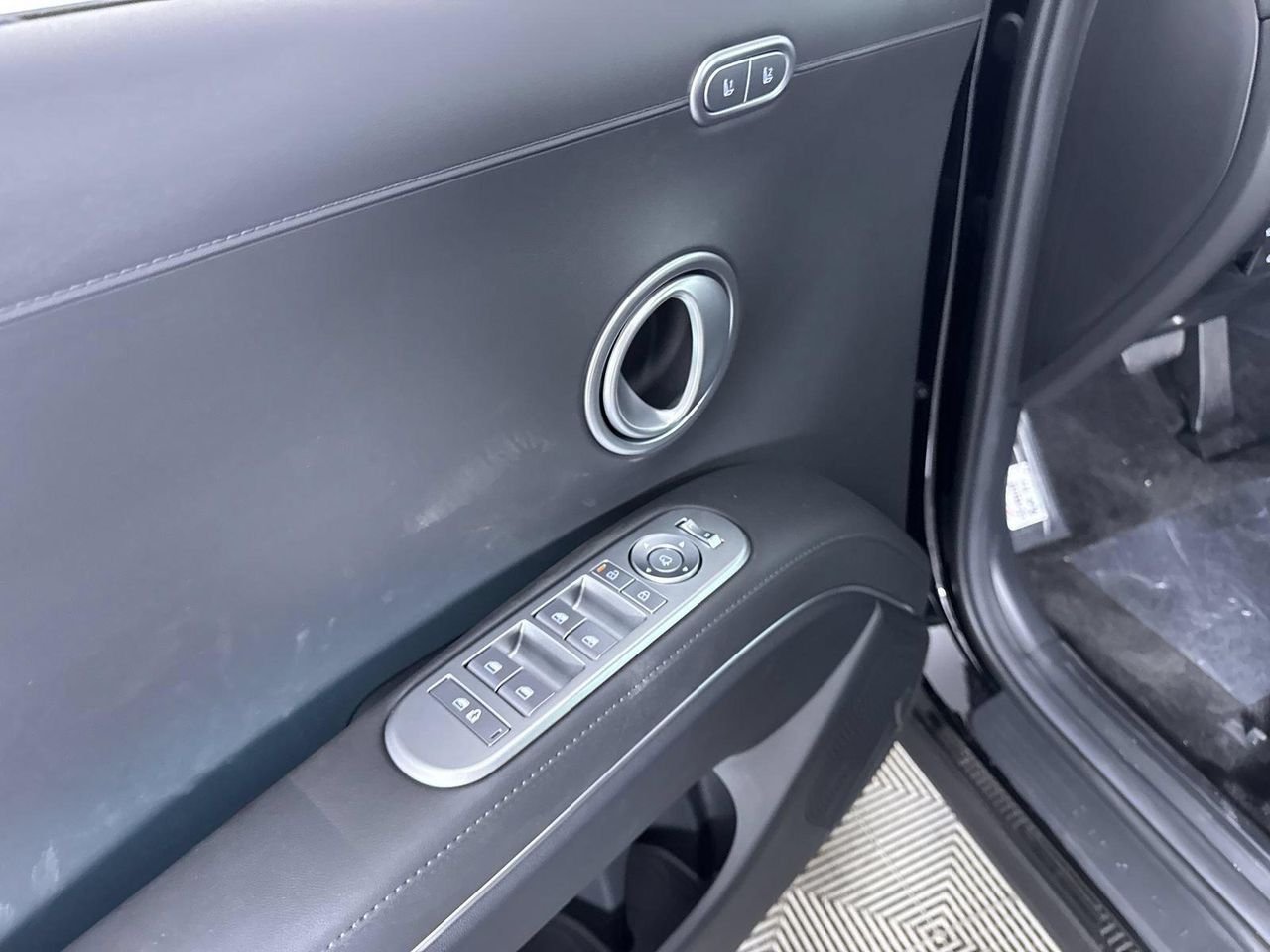 New 2027 Abyss Black Pearl Hyundai Limited 7P image 25