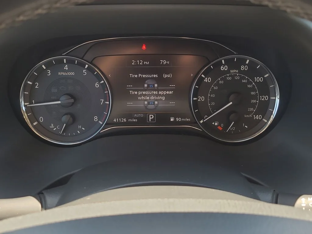 Used 2024 Gray INFINITI LUXE image 6
