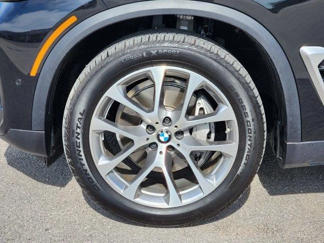 Used 2026 Black Sapphire BMW sDrive40i 4x2 Sports Activity Vehicle image 10