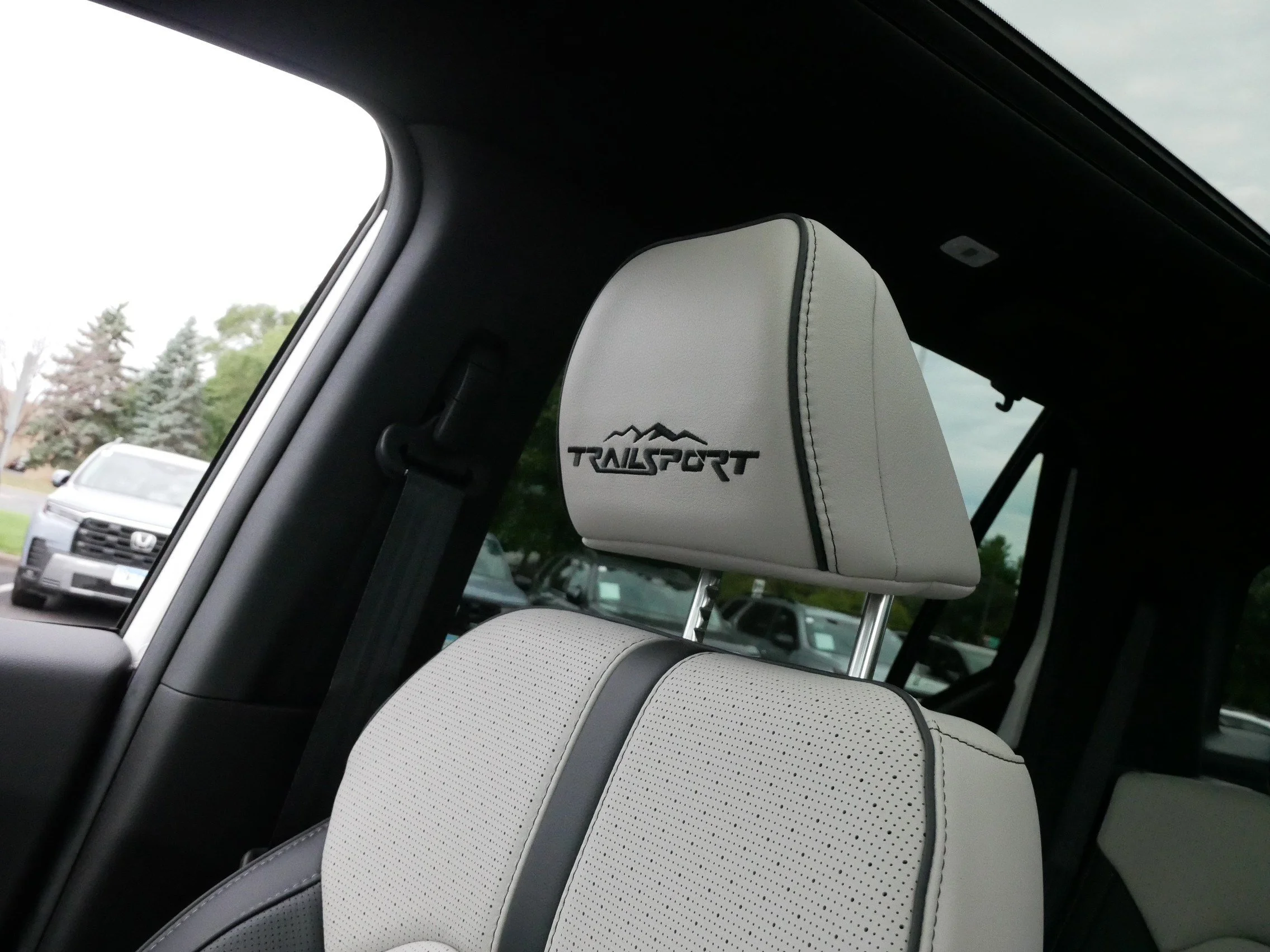 Certified Used 2026 Platinum White Pearl Honda TrailSport Elite image 33