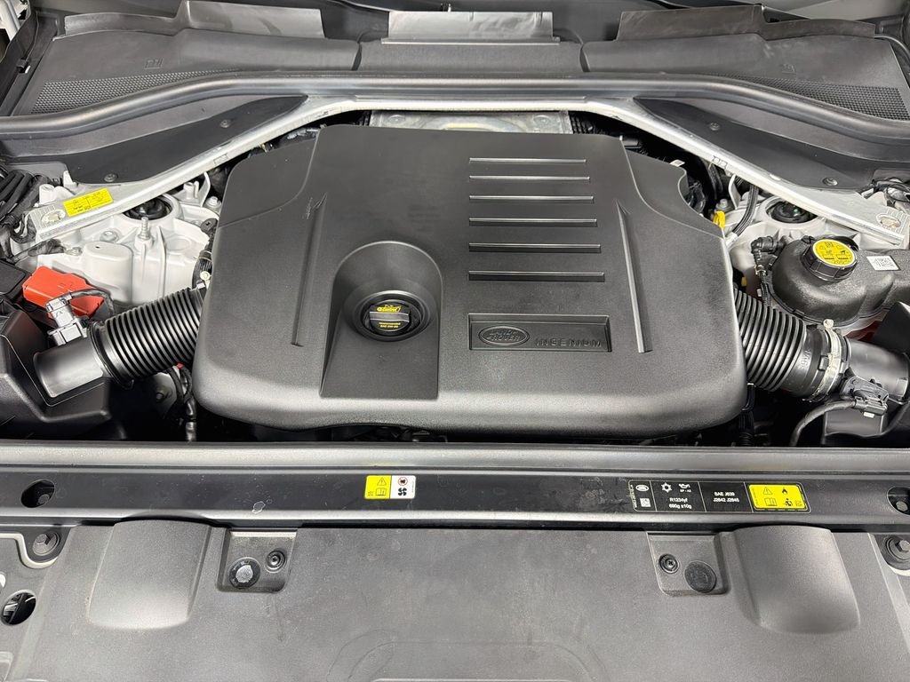 Certified Used 2024 Gray Land Rover SE image 33