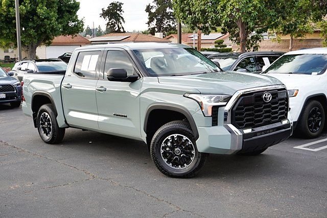 Used 2023  Toyota SR5 image 2