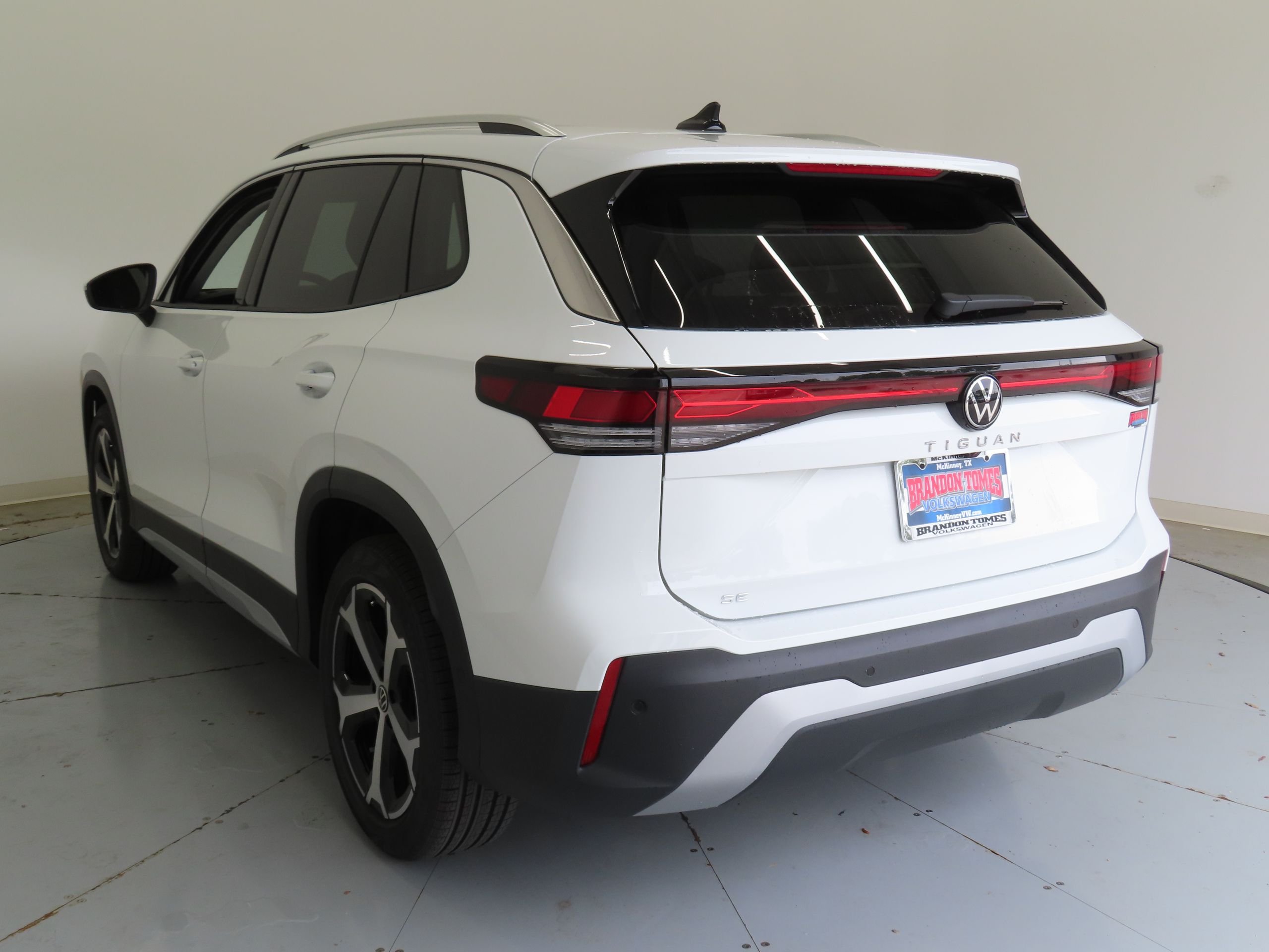 New 2026 White Volkswagen 2.0T SE image 6