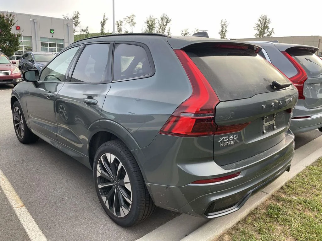 Used 2026 Forest Lake Volvo Plus image 3