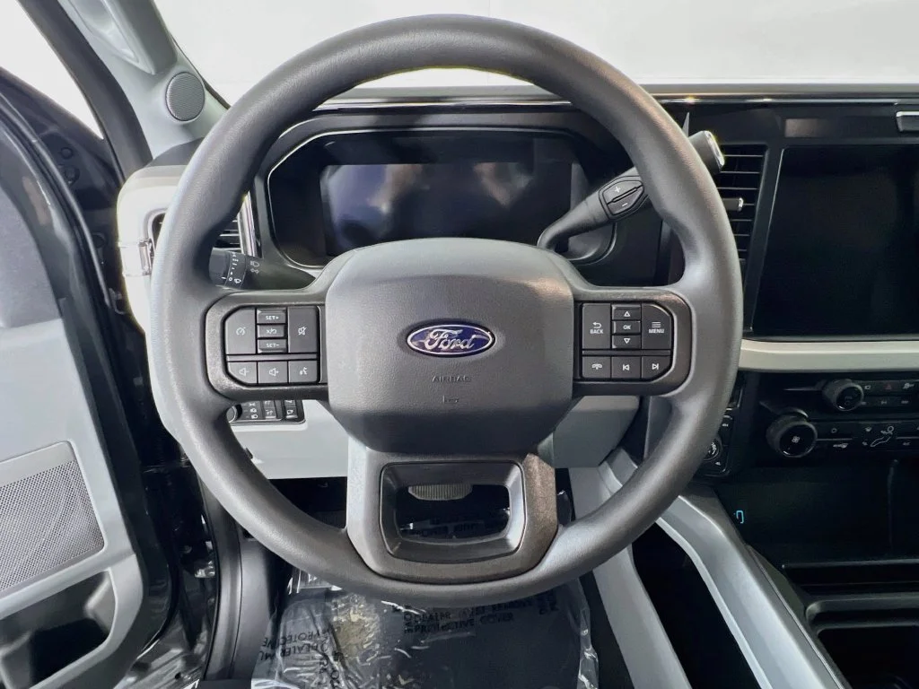 New 2027 Carbonized Gray Metallic Ford XLT image 7