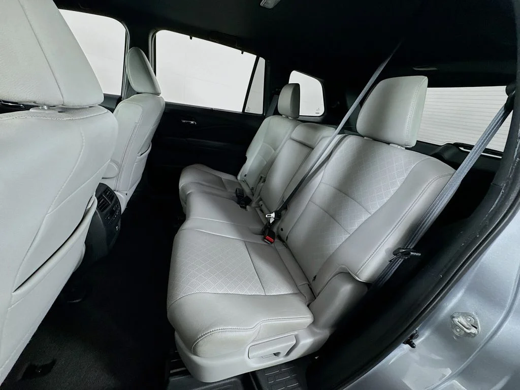 Used 2019  Honda Elite image 18