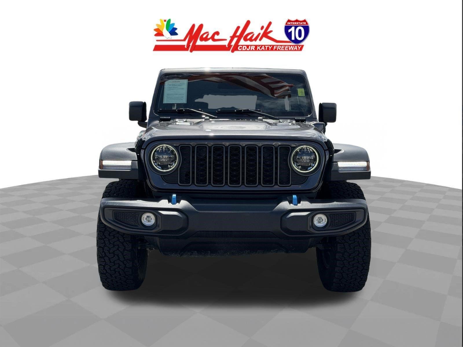 Used 2025 Granite Crystal Metallic Clearcoat Jeep Rubicon image 3