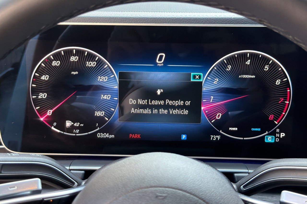 Used 2025 Polar White Mercedes-Benz GLE 450 image 24