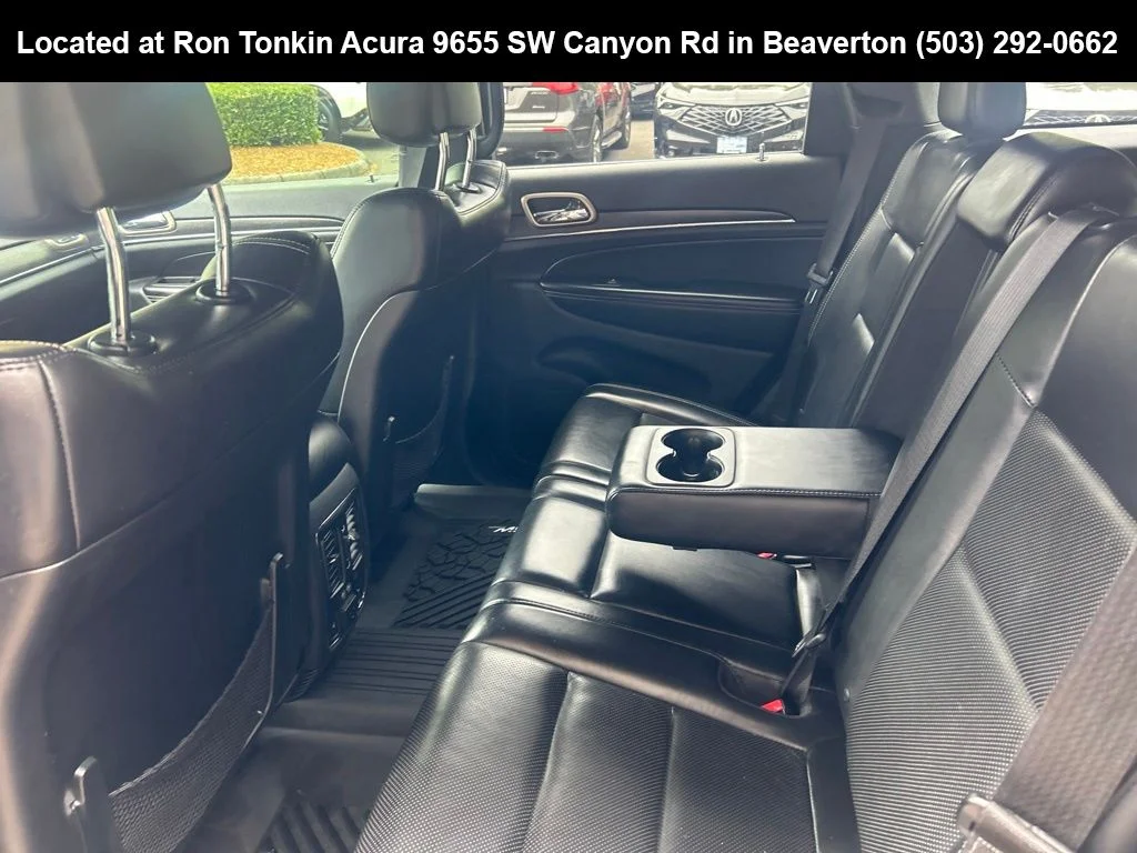 Used 2017 Diamond Black Crystal Pearlcoat Jeep Limited image 9