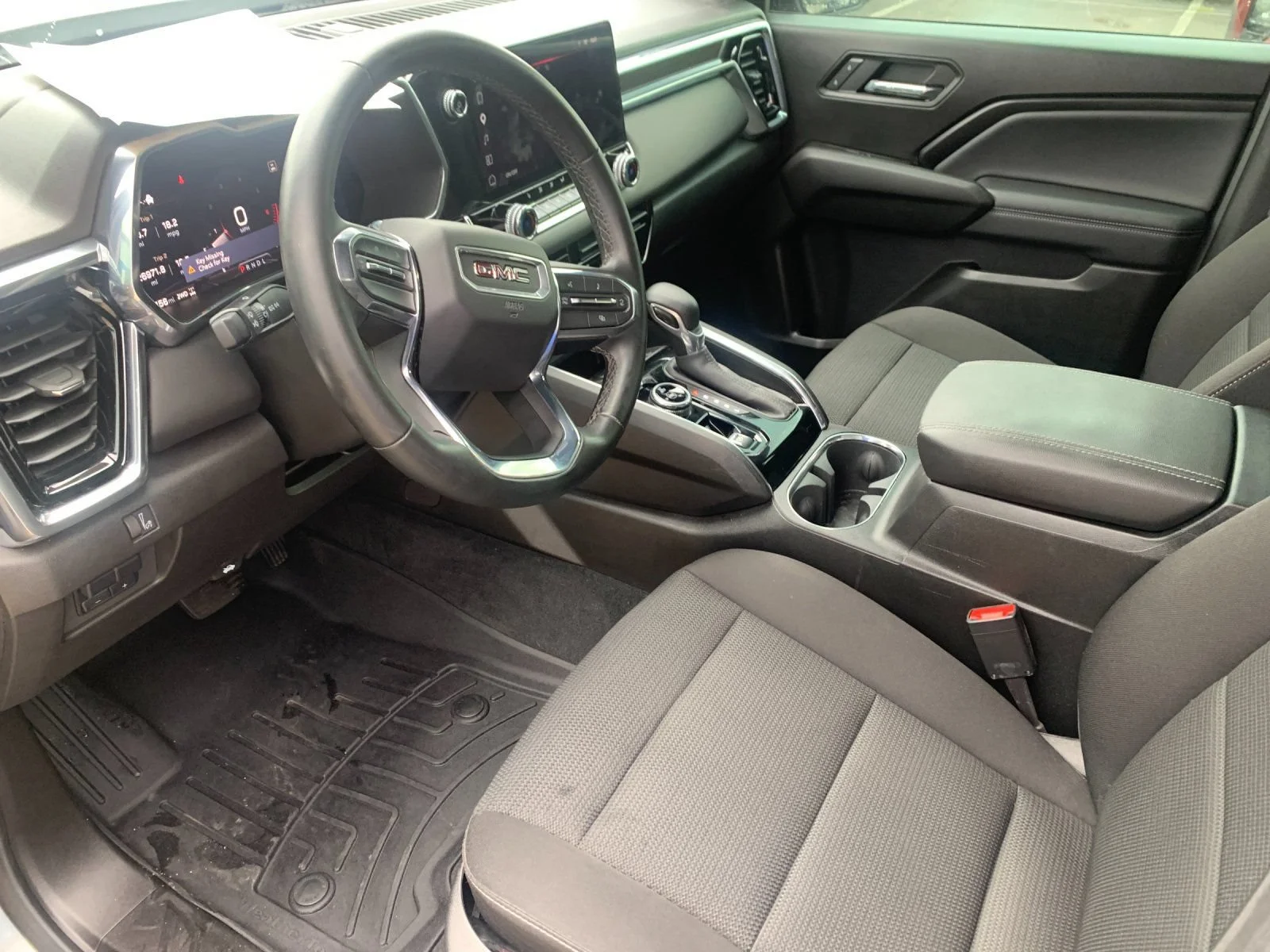 Used 2025 Sterling Metallic GMC Elevation image 10