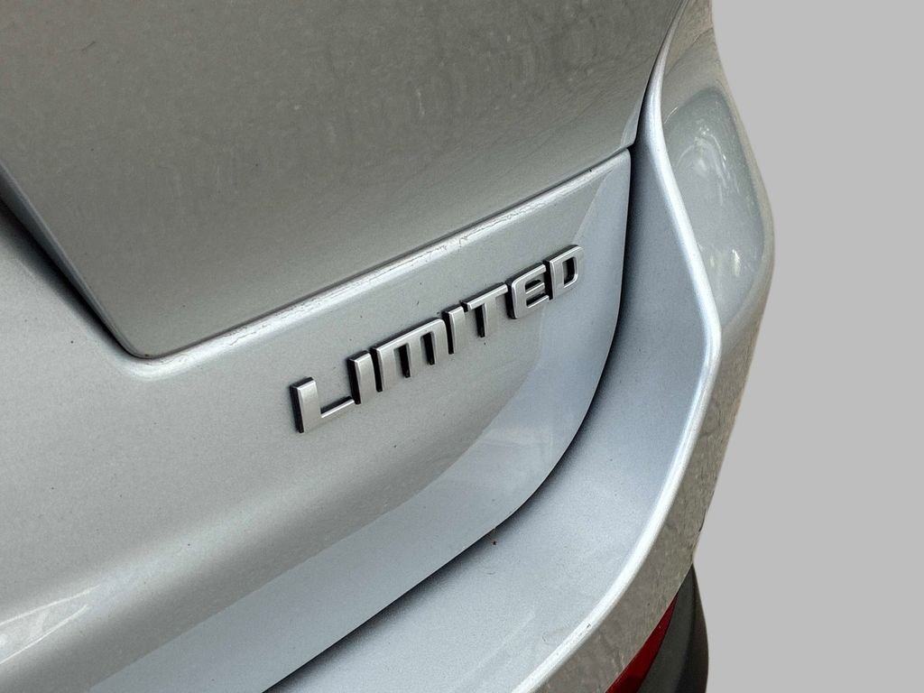 Used 2024 Silver Jeep Limited image 11