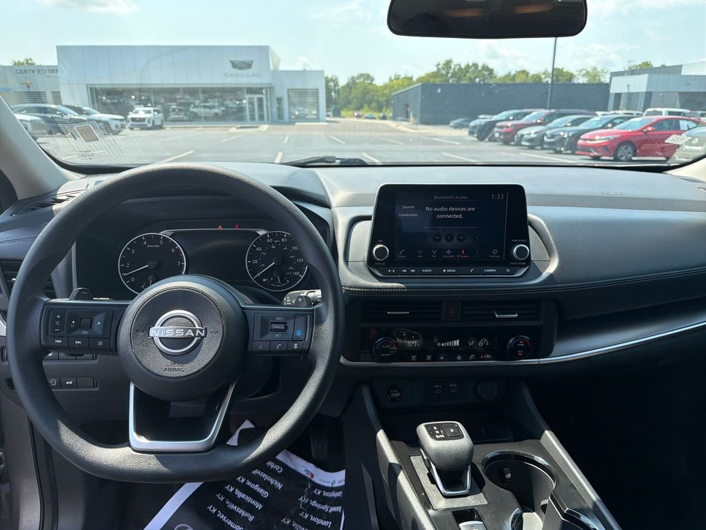 Used 2024 Gray Nissan SV image 15